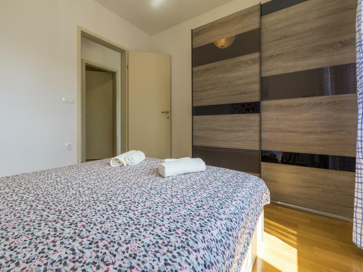 Apartments Mb ซริกเวนิซา ภายนอก รูปภาพ