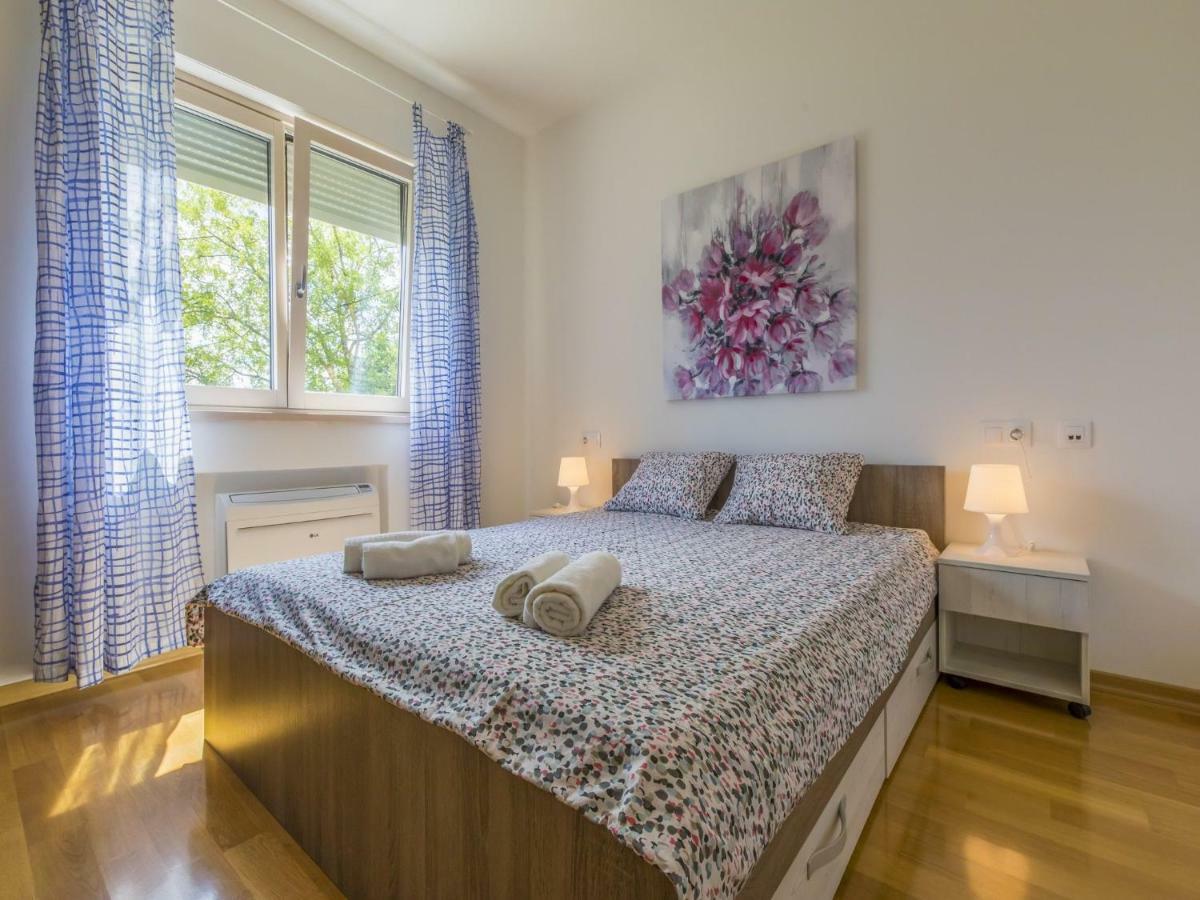 Apartments Mb ซริกเวนิซา ภายนอก รูปภาพ